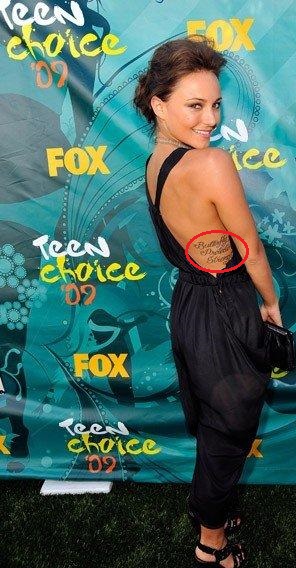 Briana tatuagem nas costas