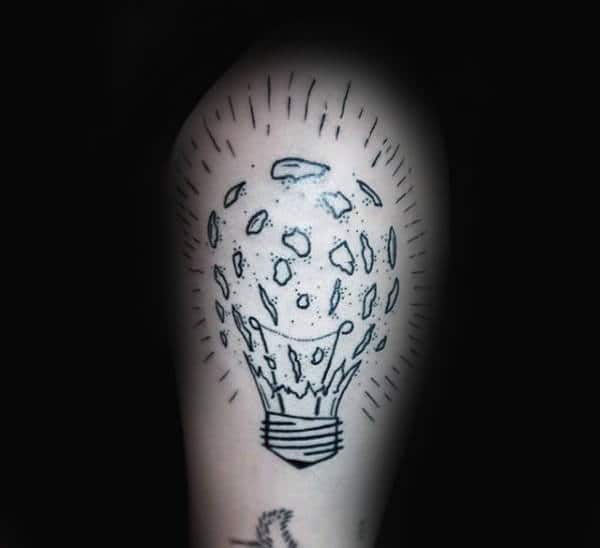 Tatuaggio Lampadina Rotta