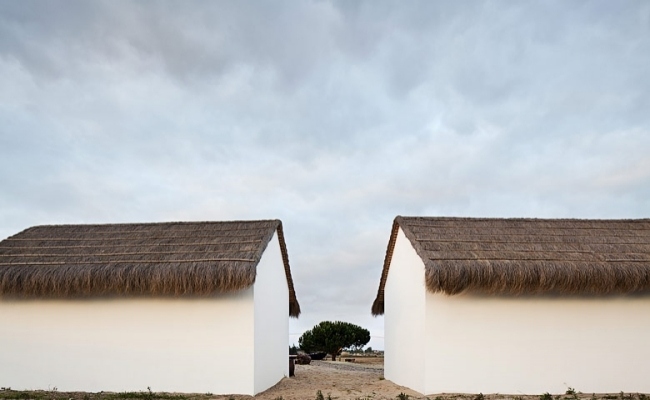 Vilă casă de vară-cu acoperiș din stuf-Portugalia Destinații-CasasNaAreia Vilă casă de vară-cu acoperiș din stuf-Portugalia Destinații-CasasNaAreia Resort