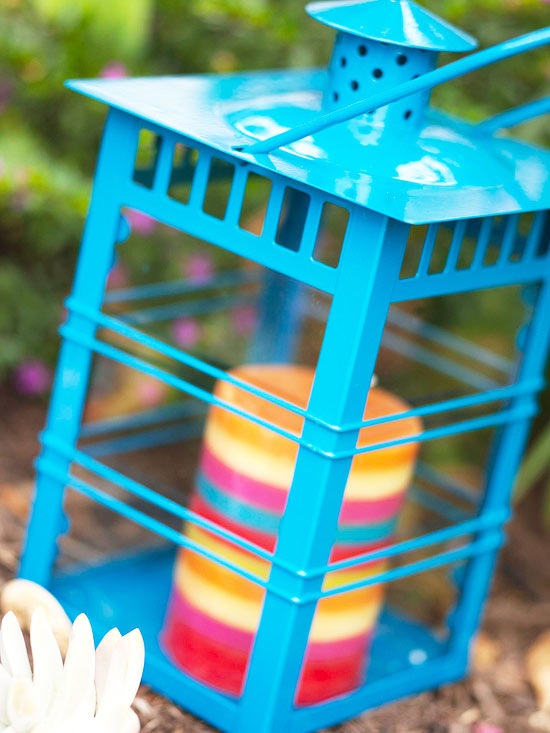 idei mobilier gradina decorare culori colorate felinar idei decor mobilier de gradina cu felinar viu colorat
