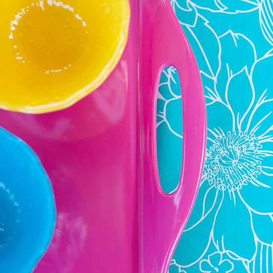 idei pentru decorarea mobilierului de gradina tava de vopsea colorata idei pentru decorarea mobilierului de gradina cu tava de vopsea multicolora