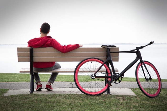 Vanhawks-valor-carbon-bike-cu-senzori-bluetooth-GPS