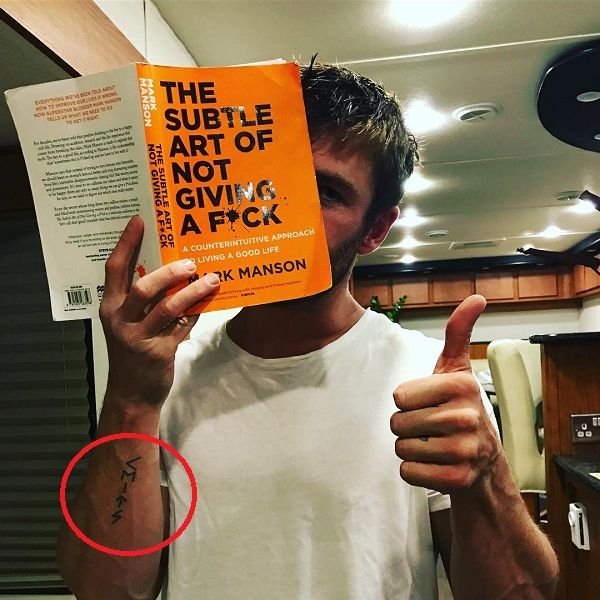 Tatuagem de Chris Hemsworth C E I T S