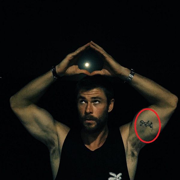 Tatuagem de Chris Hemsworth Dr Seuss