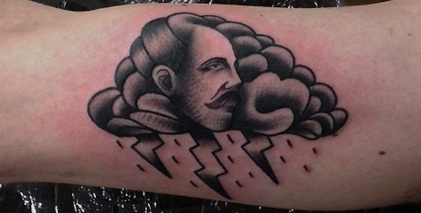 oblak-tetovaže-čovjek