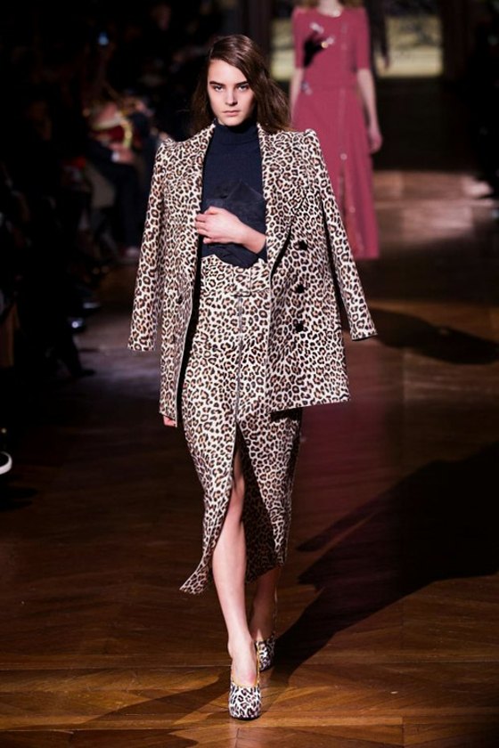 Palton și fustă cu figuri leopard bluză neagră moda pentru femei toamna 2014 fusta lunga-cu-model-leopard