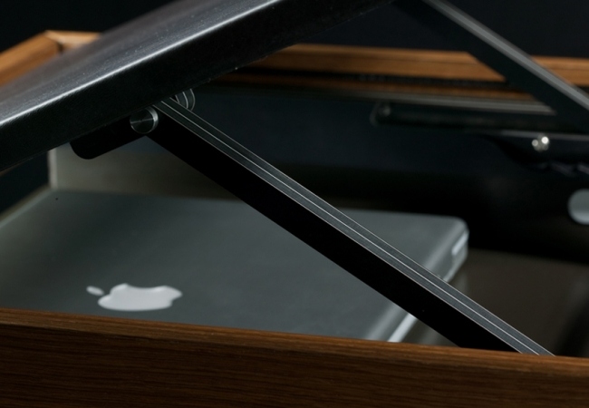 Tehnologii laptop stație de lucru concept de masă-Sarah Maier Tehnologii conceptul stației de lucru pe masă pentru laptop - Sarah Maier Design