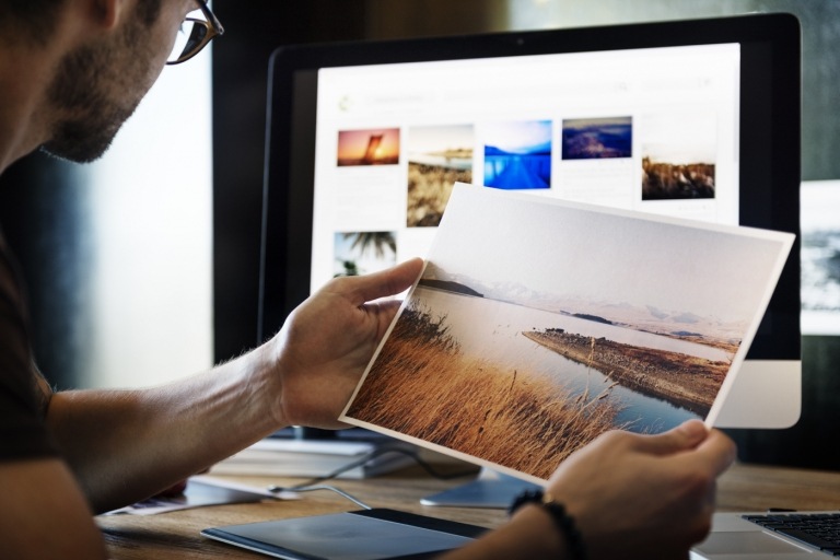 Proiectați o carte foto Selectați o copertă și adăugați text Aranjați fotografiile cu stil Sfaturi utile pentru cadouri elegante la ocazii speciale