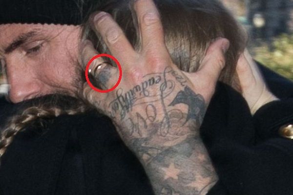 David Beckham-Tiny Rose Tattoo-Anneau Doigt