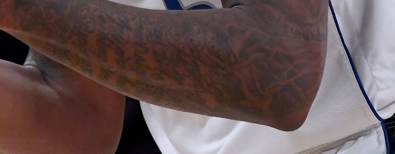 Deandre Jordan bras gauche citation tatouage