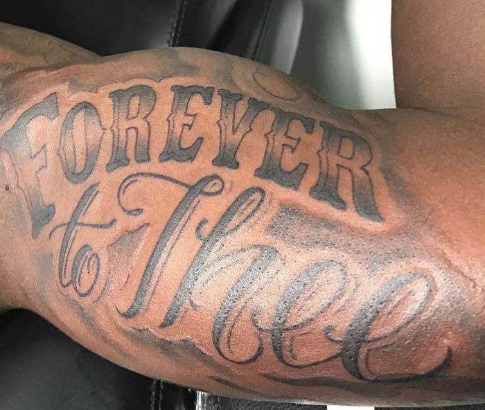 Deebo POUR TOUJOURS au tatouage