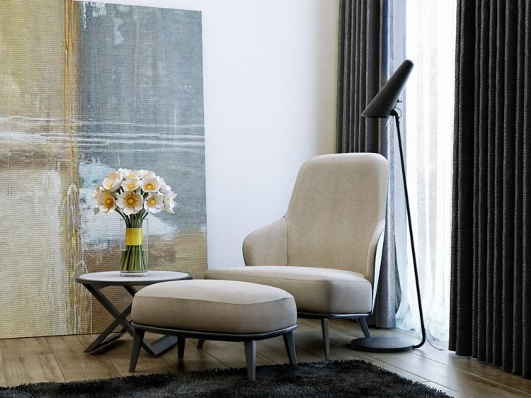 Zona de relaxare confortabilă a dormitorului deco-dormitor-culori-naturale-bej-zona de relaxare-fotoliu-taburet-masă laterală-vază-flori