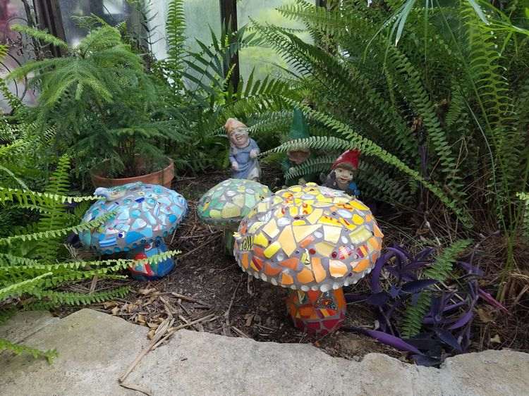 Înfrumusețați ciupercile decorative din beton cu mozaic