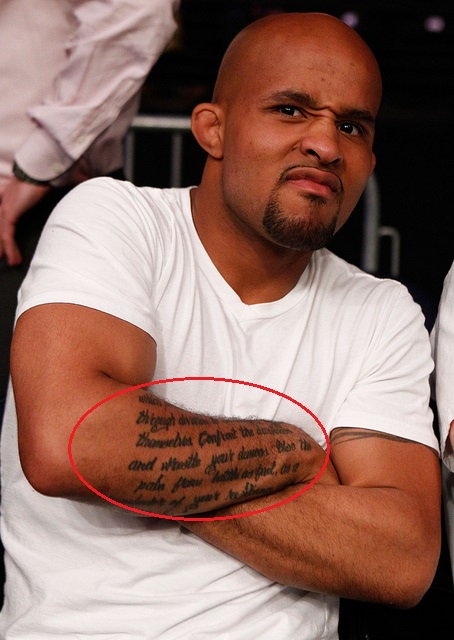 Dimitrious Johnsono rankos tatuiruotė
