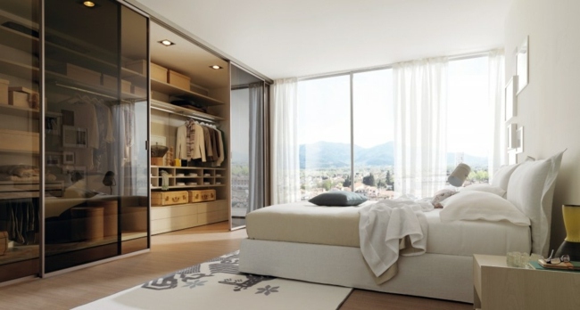 sfaturi practice pentru a vă ordona garderoba Aranjează-ți garderoba și păstrează-o ordonată