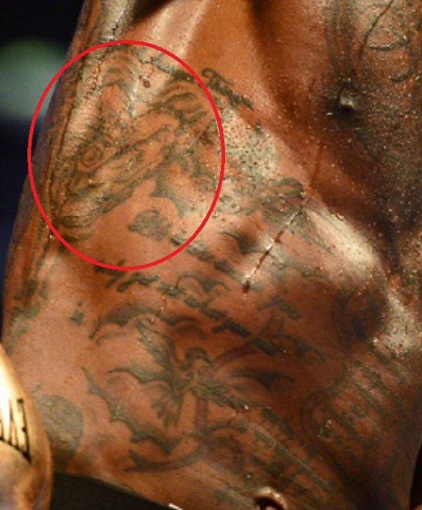 deontay tatuaggio mani che pregano più selvagge