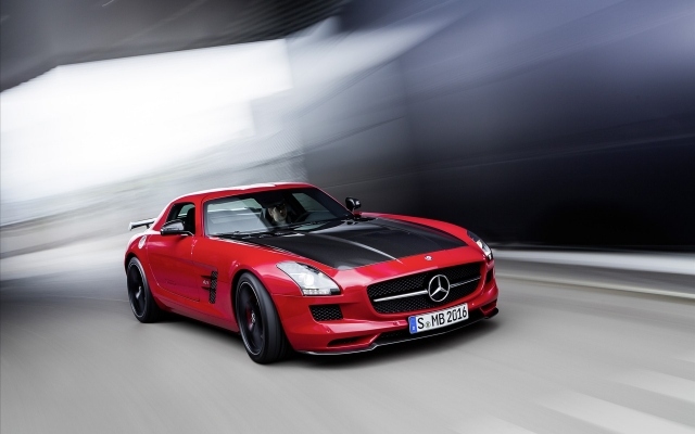 Mercedes Benz SLS AMG GT Ediția finală 2014 în față Mercedes Benz SLS AMG GT 2014 în față