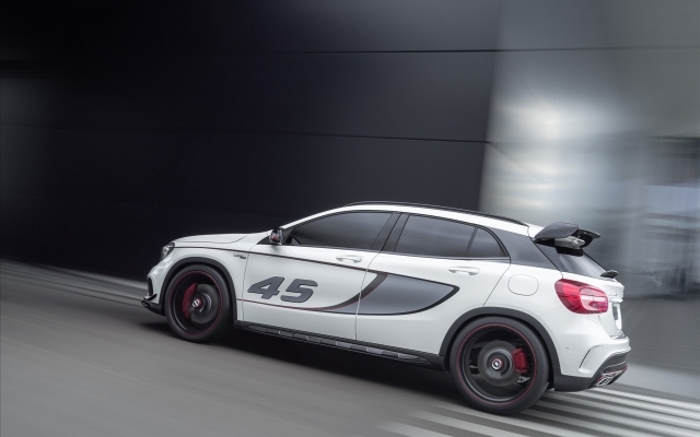 Mercedes GLA 45 AMG Concept 2013 partea stângă GLA 45 AMG Concept 2013 partea stângă