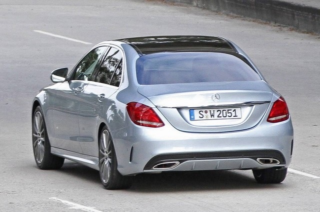 Autostrada spate Mercedes Benz Clasa C 2015 Autostrada spate Benz Clasa C 2015