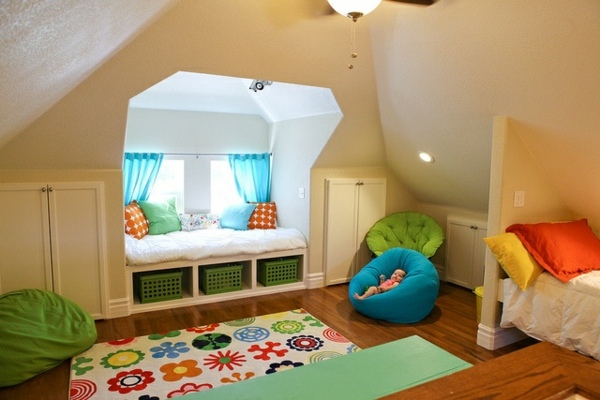 Idei de decor pentru tavan înclinat pentru cameră pentru copii Idei de amenajare a acoperișului înclinat