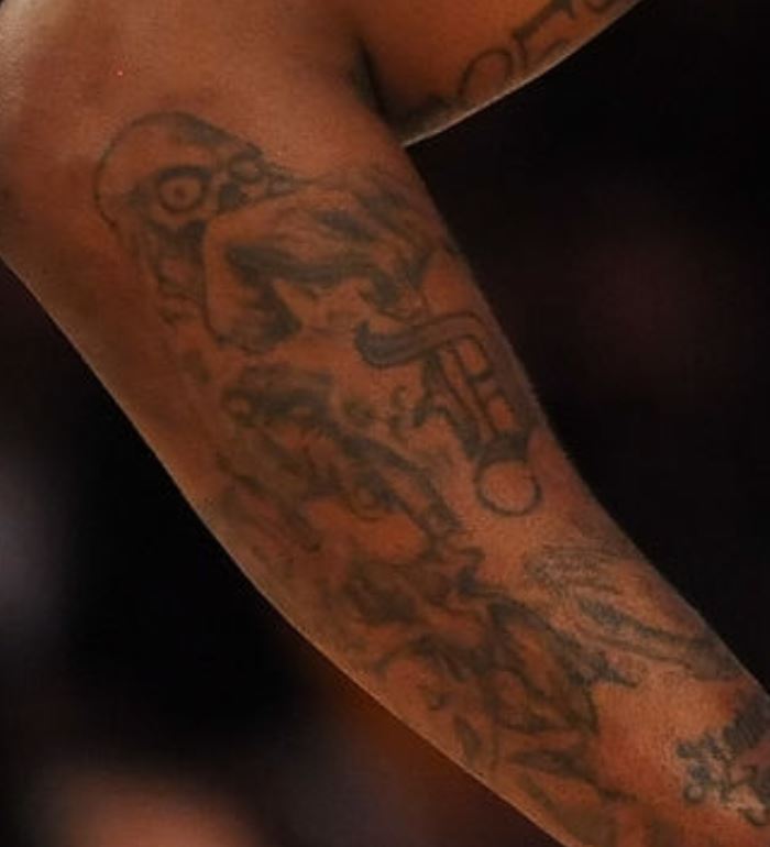 Tatuaggio braccio destro DeShawn
