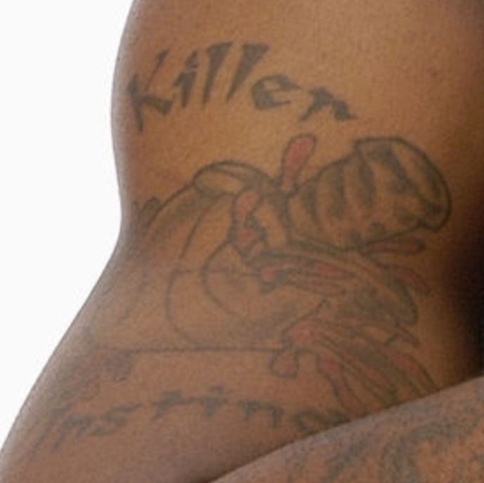 Tatuaggio bicipite DeShawn