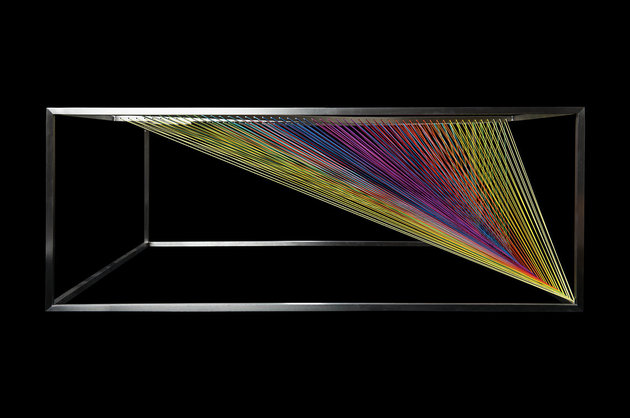 Masuta de cafea de designer din sticla arata prisma maurie novak