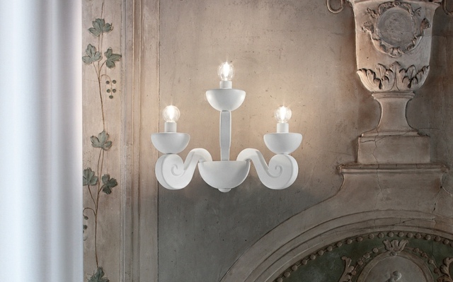 Lampă de perete-trei-becuri-design-mobilier-clasic-de-perete