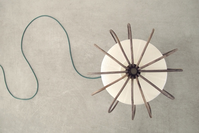 lampă de podea de designer construcție din ratan în exterior proiectare-lampă-podea-rattan-construcție-exterior