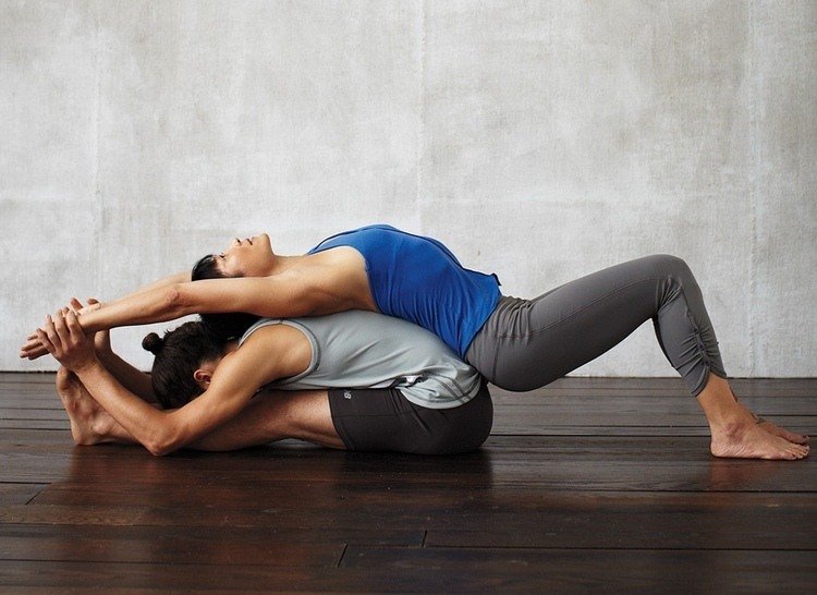 Pliat în față așezat și îndoit spate susținut