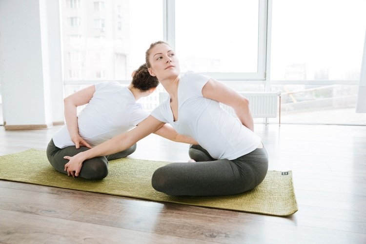 Yoga pentru doi la ce să ai grijă