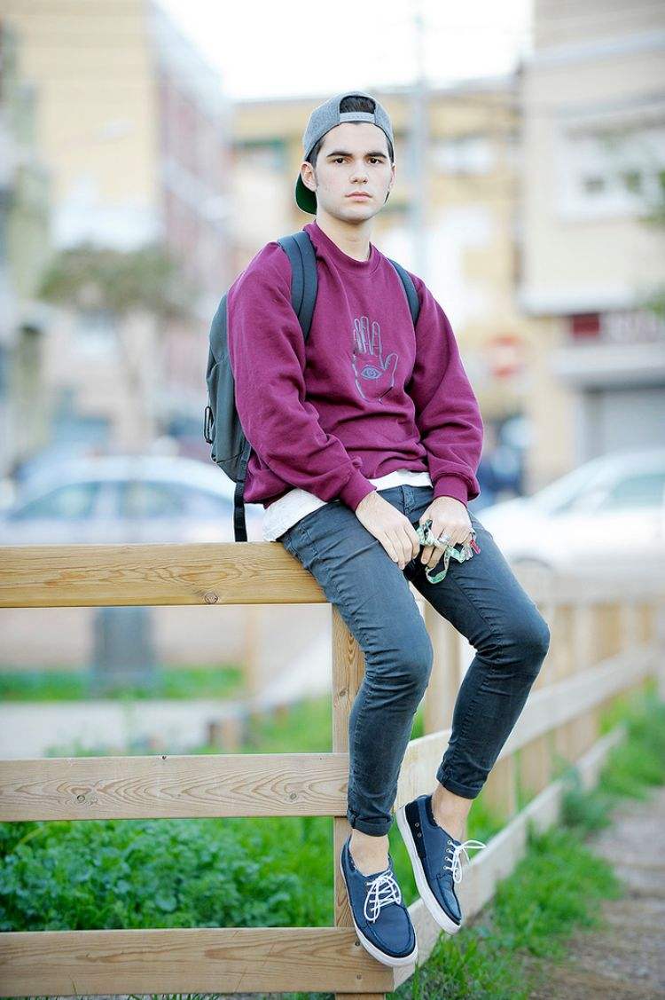 moda-tendinte-barbati-2017-2018-rucsac-hipster-palarie-adolescenta