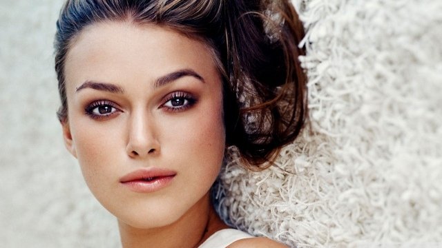 Keira Knightley are o față rotundă, cu sprâncene mai groase sprancene-forme-Holywood-stil-dens