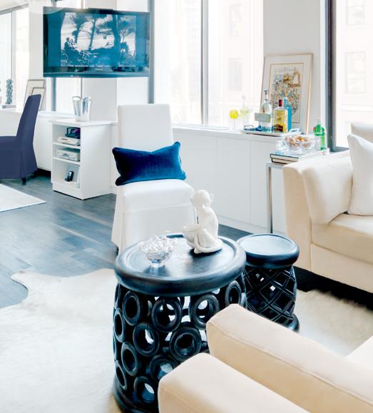 mobilier living alb mobilier albastru inchis accente mobilier living alb mobilier mic accente albastru inchis