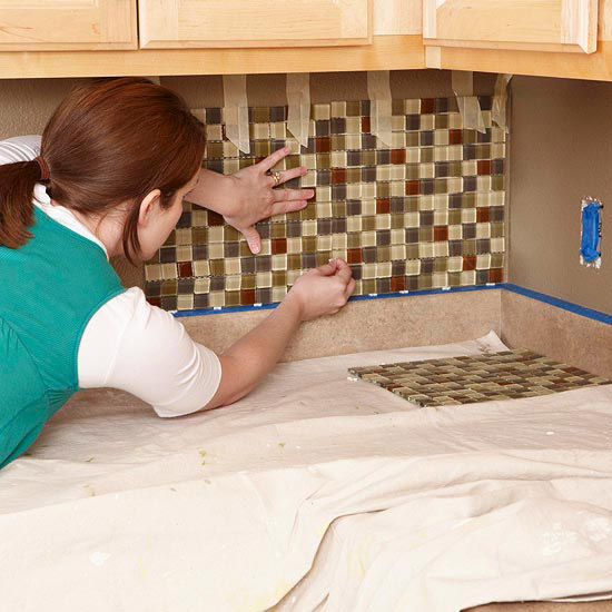 Instrucțiuni pentru instalarea oglinzii de țiglă în foaia de mozaic din bucătărie Instrucțiuni așezare oglindă faianță foaie mozaic bucătărie