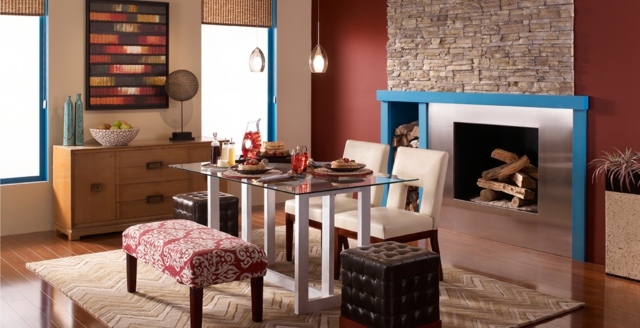 Culoare perete șemineu cadru albastru