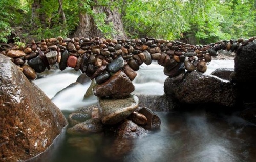 pod de piatră artă țară artă michael grave pod de piatră land art art de michael grab