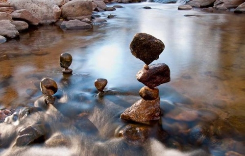 atinge echilibrul arta country michael grave realizarea echilibrului land art de Michael Grab