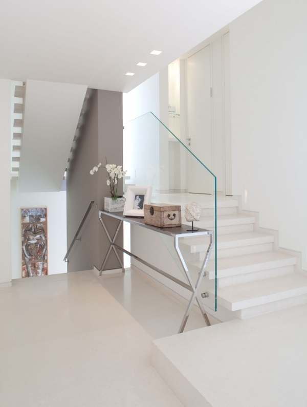 Mobilier în stil mediteranean console de intrare balustrade de sticlă de masă Mobilier în stil mediteranean zona de intrare consolă balustrade de sticlă de masă