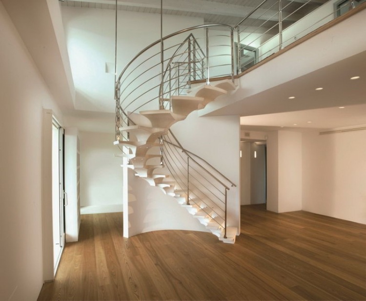scară în spirală vopsită în alb cu balustradă metalică autoportante-scări-scări-coloane-scări-balustrade-metalice