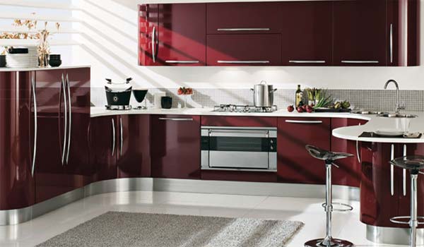 design modern de bucatarie - varianta rosie