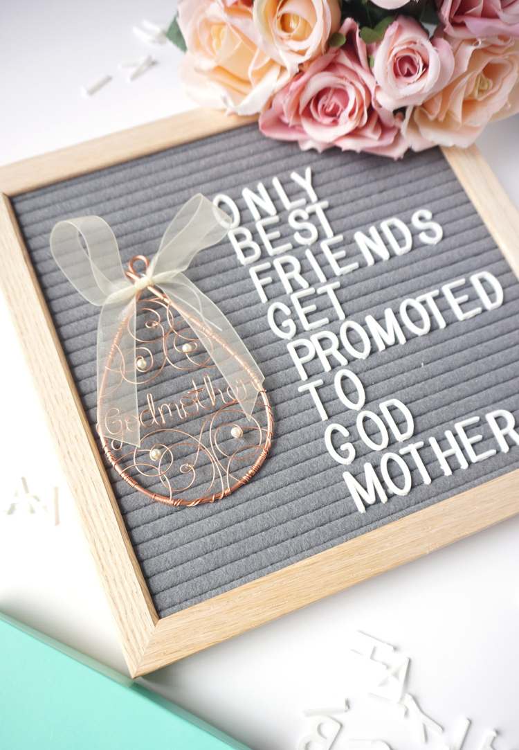 Nașii cer scrisoare de bijuterii din metal