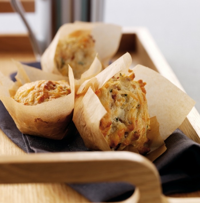 Briose cu slănină, roșii și brânză rețete de prăjituri cu briose șuncă-roșii-brânză