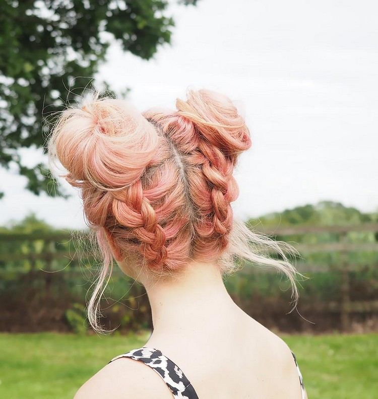 Două chifle coafuri Updos cu instrucțiuni de împletituri