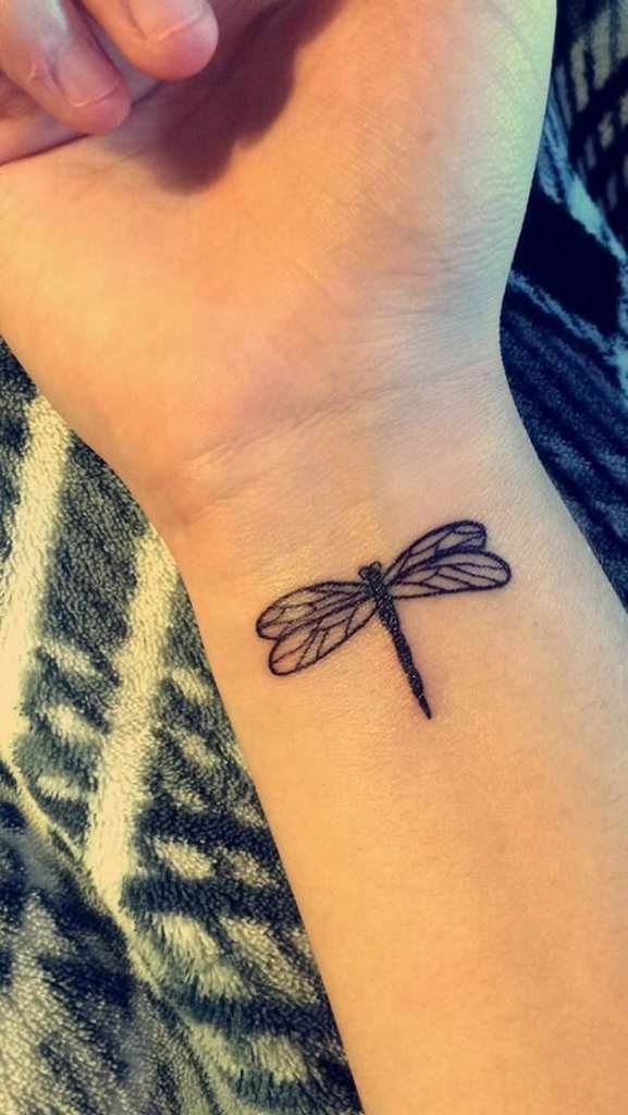 Drakono tatuiruotė ant riešo