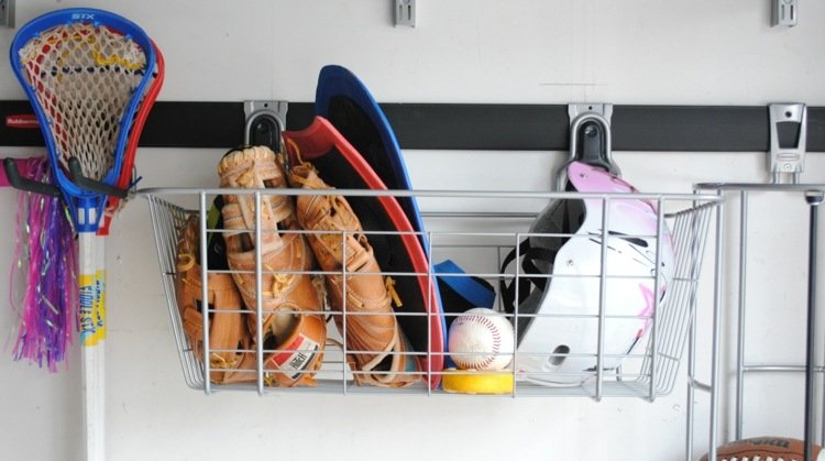 coșuri de sârmă-depozitare-garaj-design-jucării-copii-inspirație