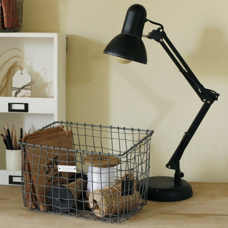 Coșuri de sârmă ca spațiu de depozitare birou-fir-depozitare-lampă-negru