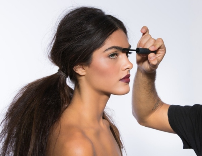 roșu închis-fuchsia-buze-vampy-idei-de-machiaj-pentru-machiaj-dramatic