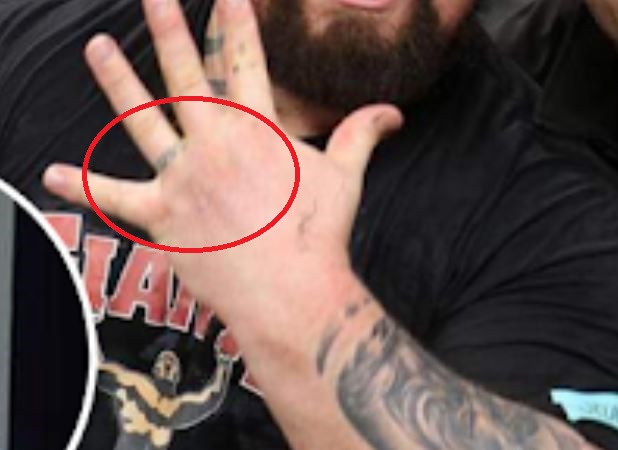 Eddie tetovaža prstom