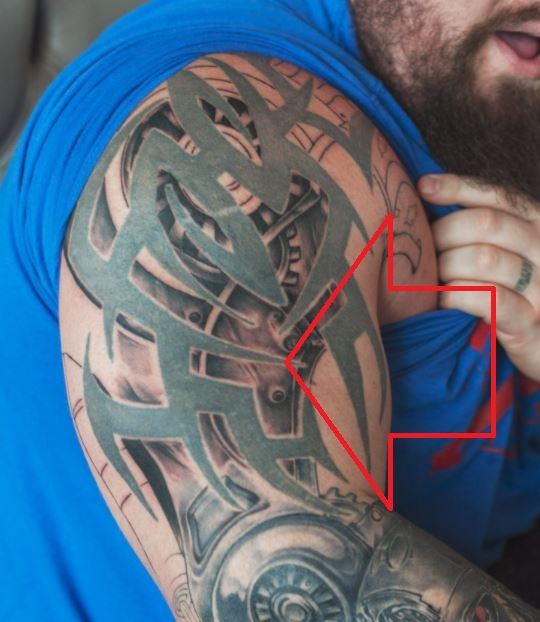 Eddie plemenska tetovaža desne ruke